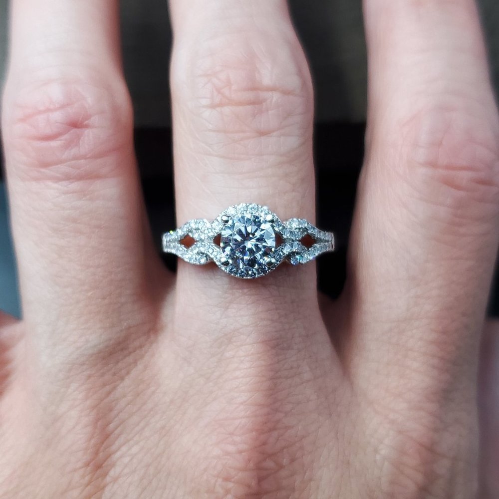 Size 9.25 Sterling Silver Clear Cubic Zirconia Original Fancy Ring